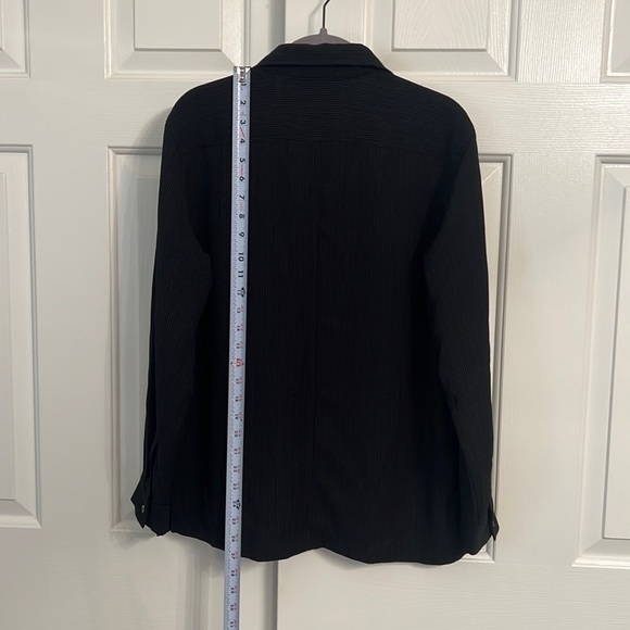 #27- Chicos Design Black Stripes Long Sleeve Button Down Top Blouse Size 1 - Picture 3 of 11